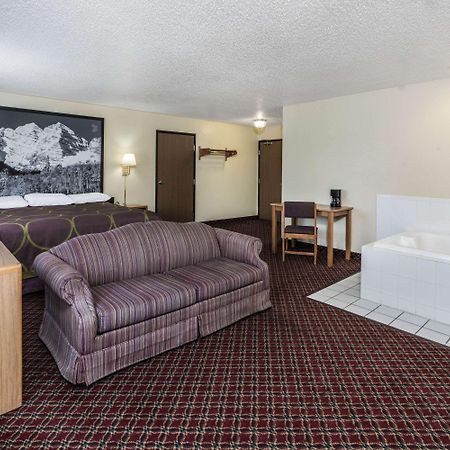 Hotel Super 8 By Wyndham Fountain Exterior foto