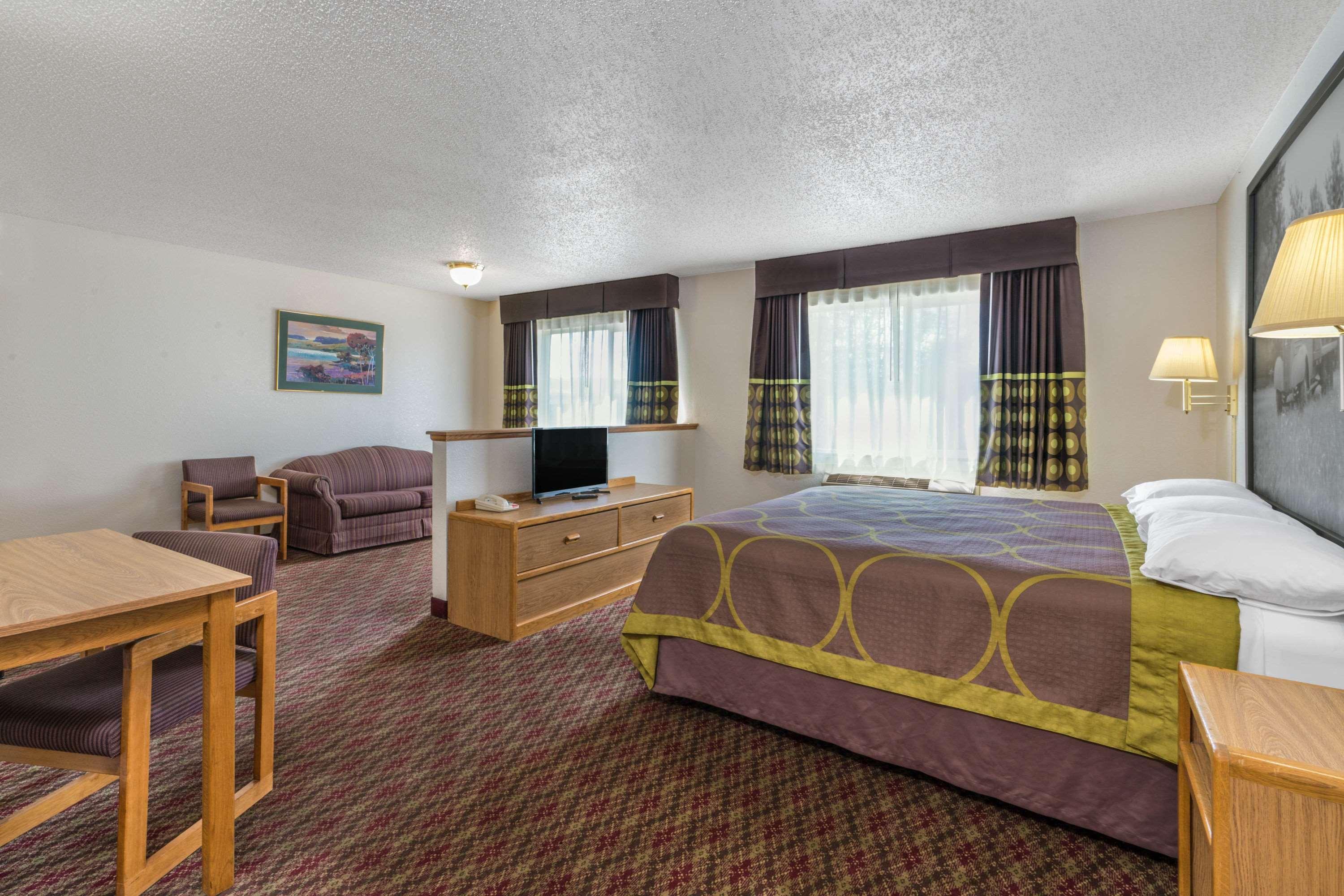Hotel Super 8 By Wyndham Fountain Exterior foto